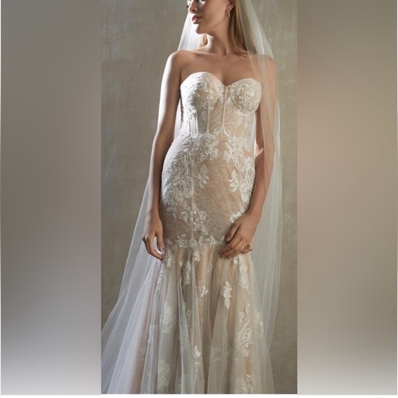 Watters Dresses & Skirts - Lace Bridal Gown​​